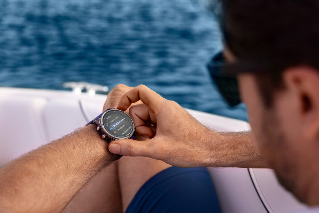 Garmin’s quatix 8 Pro Adds inReach Messaging