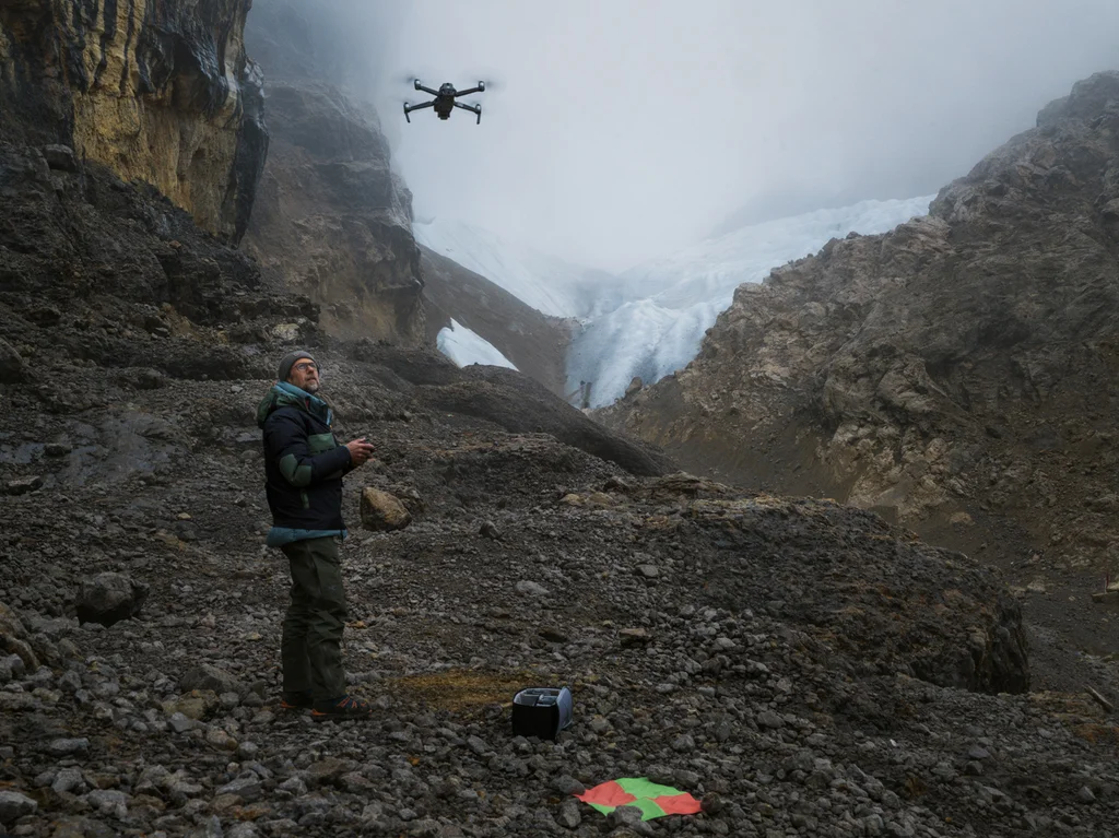 This 3D model captures a rare tropical glacier before it’s gone