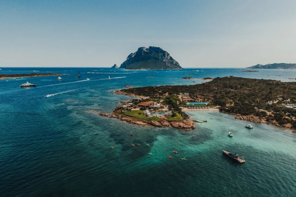 Azimut and JHSF Bring Seadeck Fleet to Sardinia
