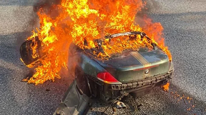 The Allure And Peril Of Luxury: BMW 6 Series Convertible Ignites On Singapore’s Seletar Expressway BMW 6 Series Convertible Crashed, Engulfed In Flames On Singapore Expressway