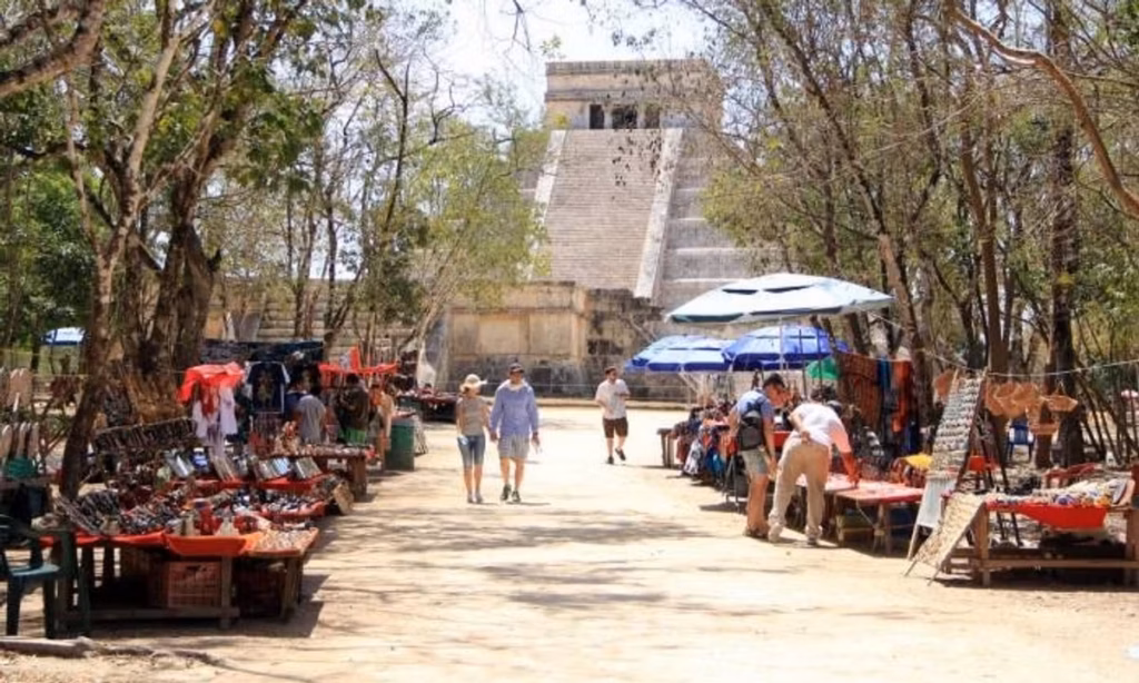 Chichén Itzá reopens after dispute with vendors that led to 13-day closure