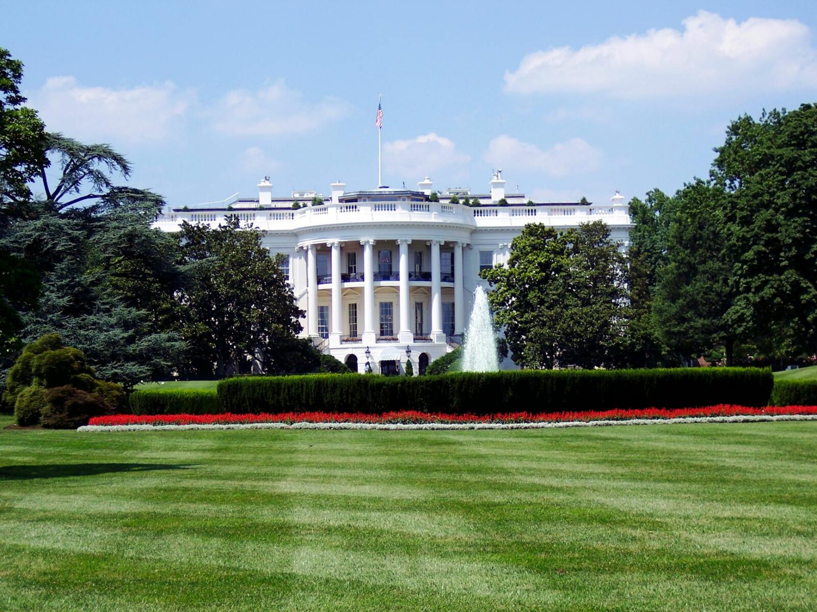 White House Advises Vance To Limit Social Media Use Amid Ongoing Political Tensions
