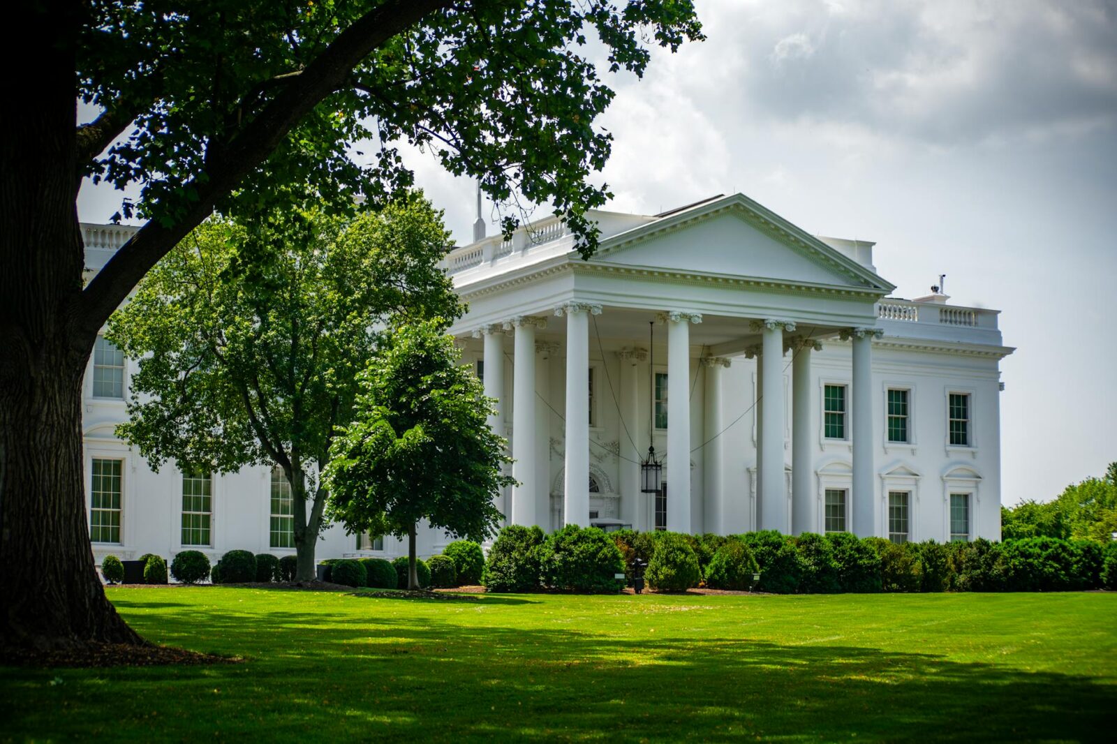 White House Considers Military Action Against Iran Amid Stalled Negotiations