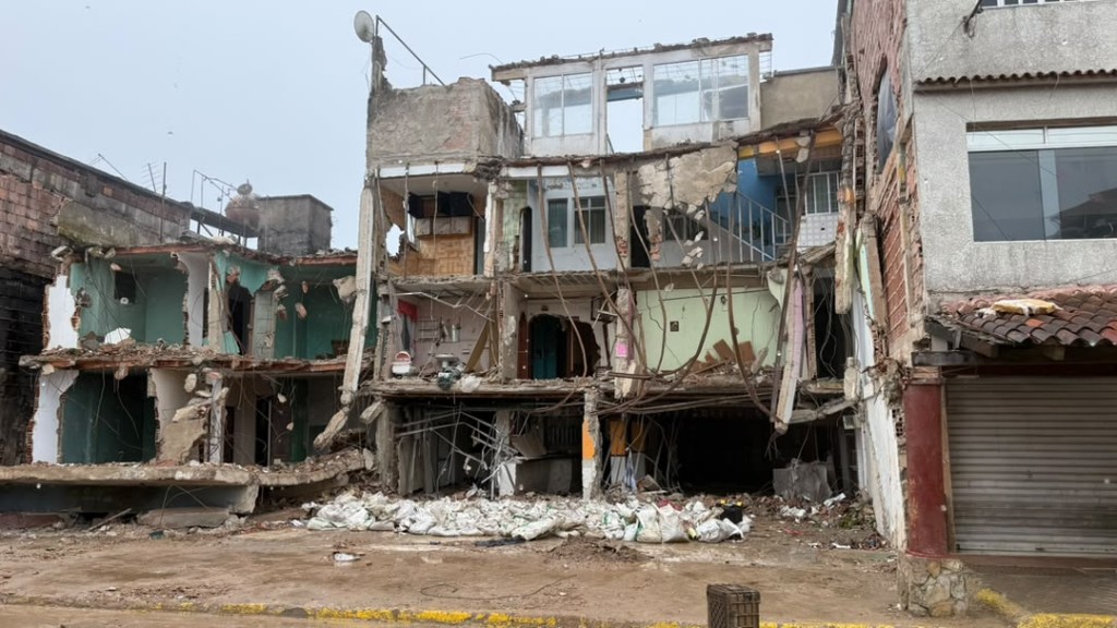 El Junquito intenta levantarse entre escombros a más de dos semanas del terremoto