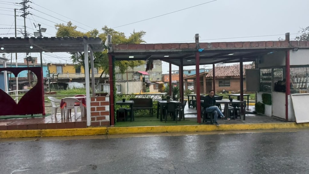 El Junquito intenta levantarse entre escombros a más de dos semanas del terremoto
