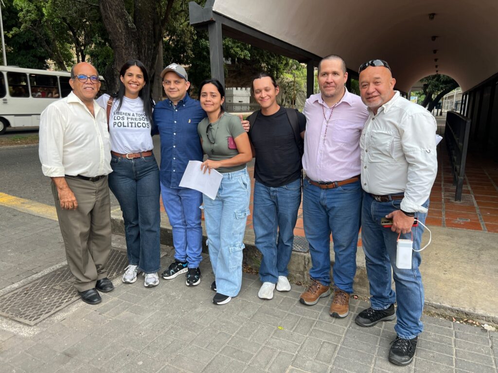 Excarcelados presos políticos Jackson Vera y Ricardo Cariel tras 4 años detenidos