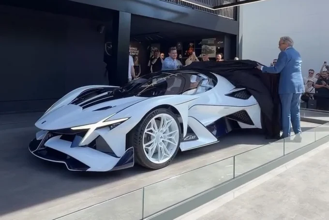 Unveiling The Caribbean Dragon: A New Apex In Automotive Artistry First Customer Apollo Evo ‘Caribbean Dragon’ Unveiled At Goodwood