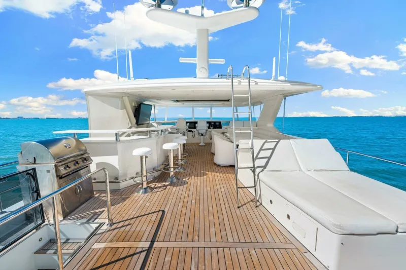 For Sale: Ocean Alexander 83