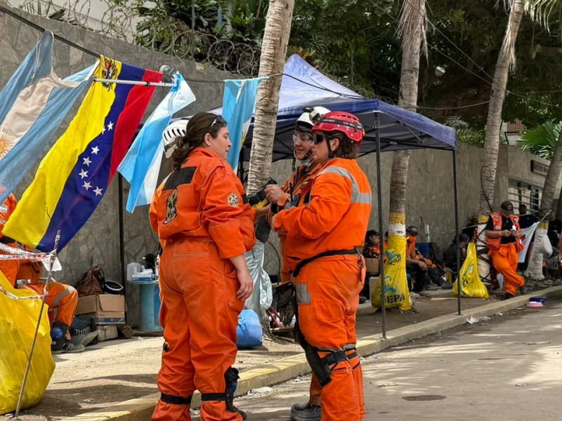 Hermandad internacional no se rinde: brigadas argentinas y mexicanas siguen en La Guaira