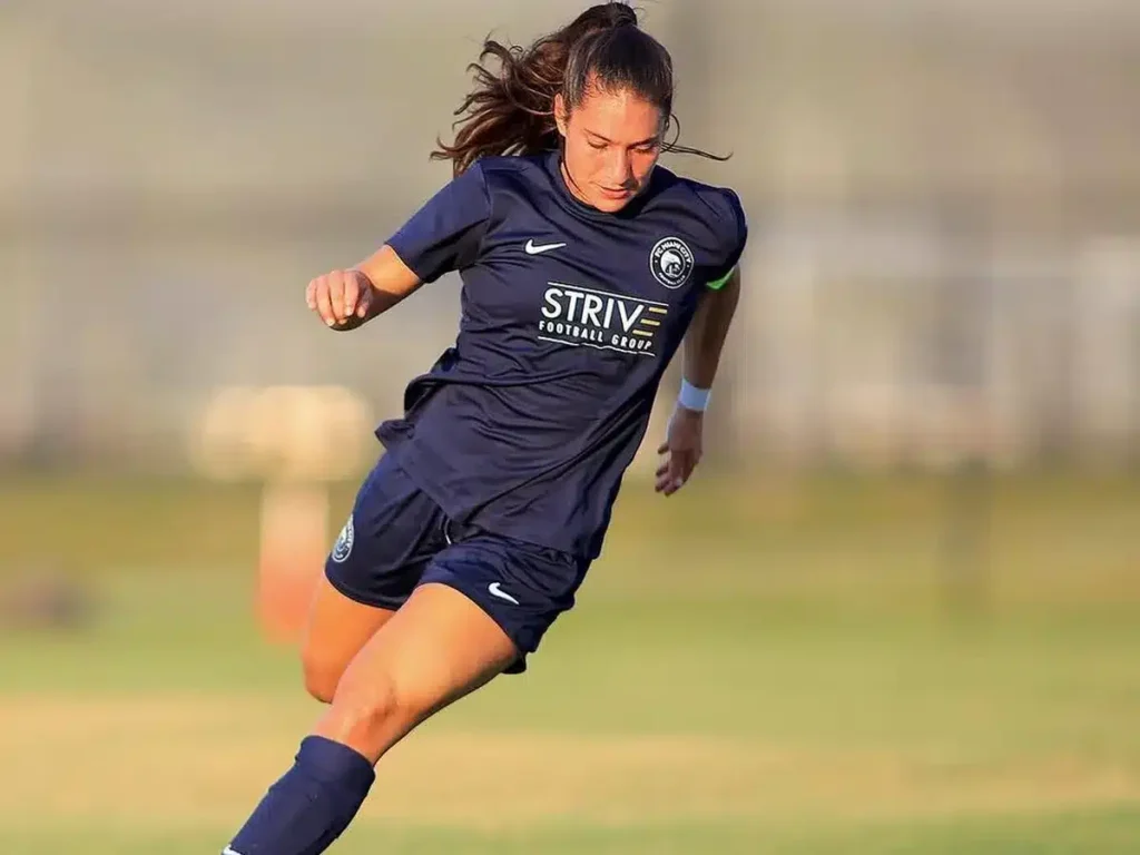 ICE detiene en aeropuerto a futbolista venezolana tras fin del TPS