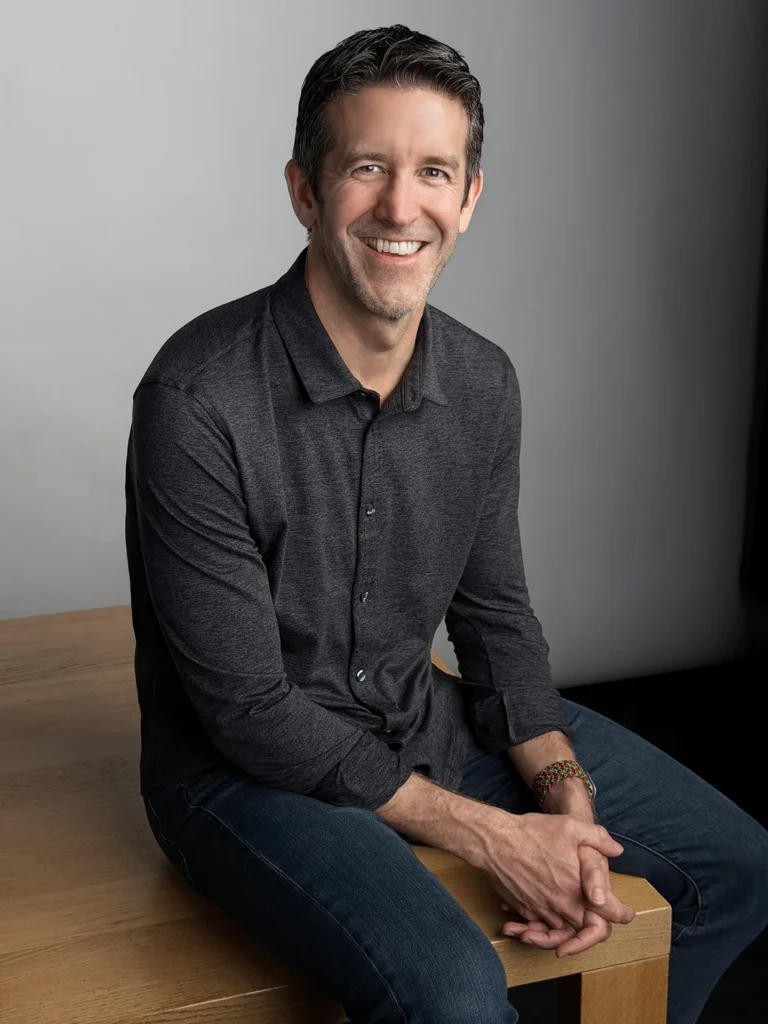 iMessage kinda stinks now. Can new Apple CEO John Ternus fix it?