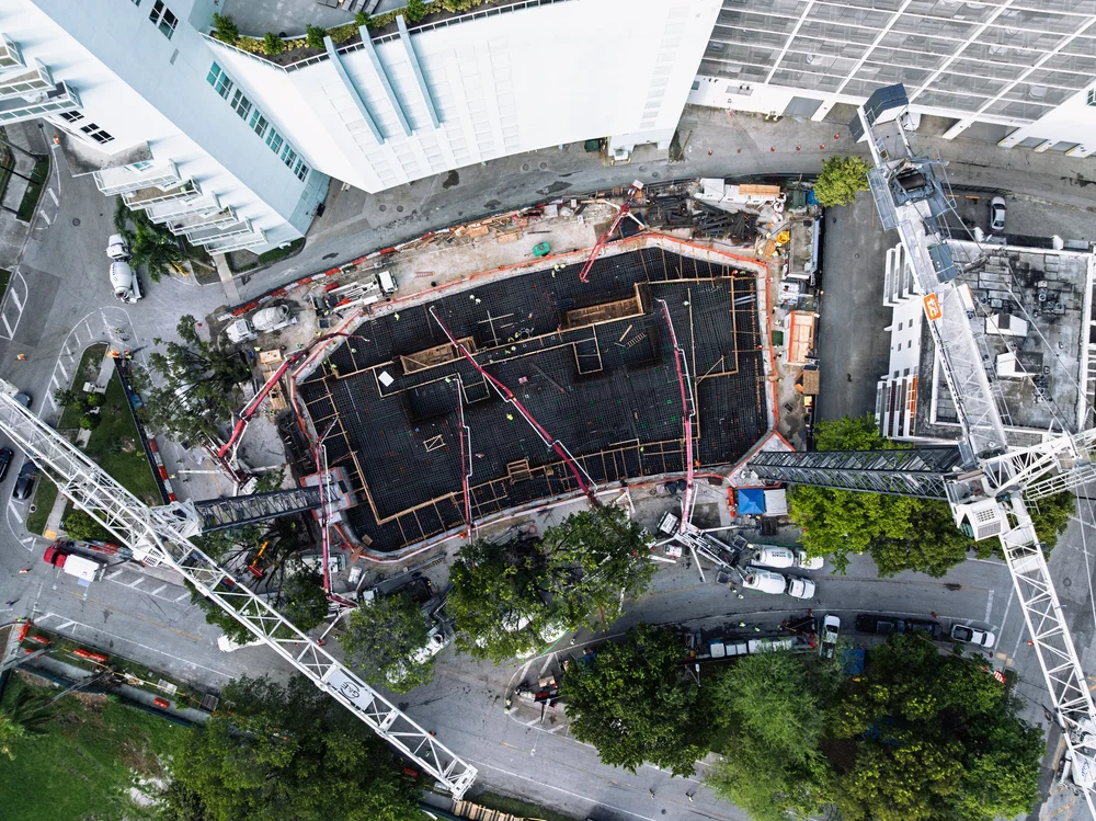 Kobi Karp-Designed Edge House Miami Completes Foundation Pour, Begins Vertical Construction in Edgewater