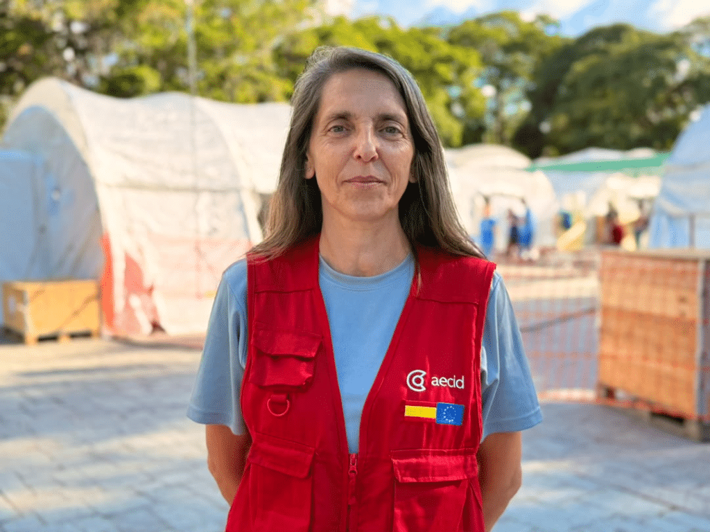 La solidaridad se instala en el parque del Este con un hospital de campaña español