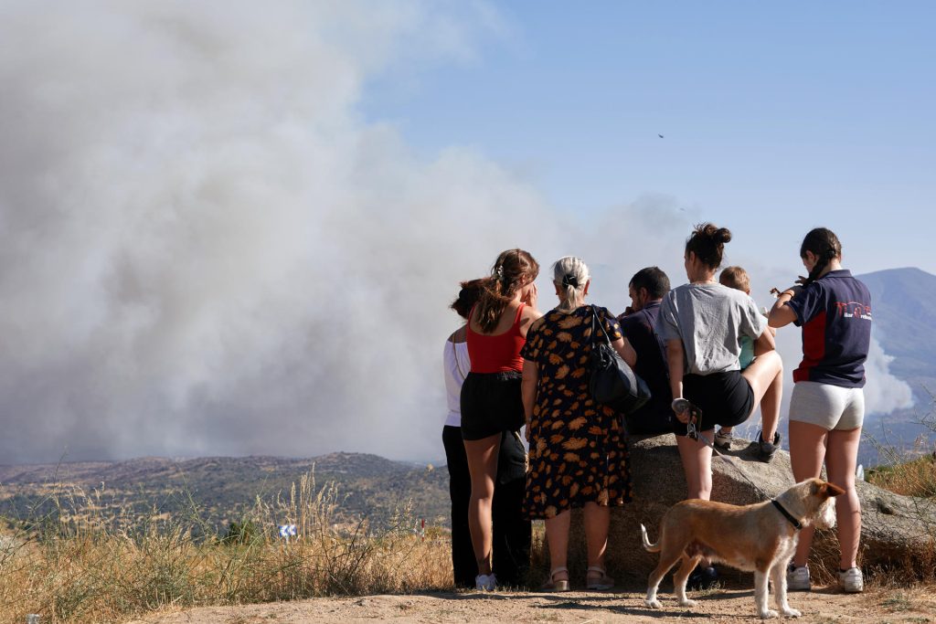 Más de 88.500 afectados en el centro de España por dos grandes incendios