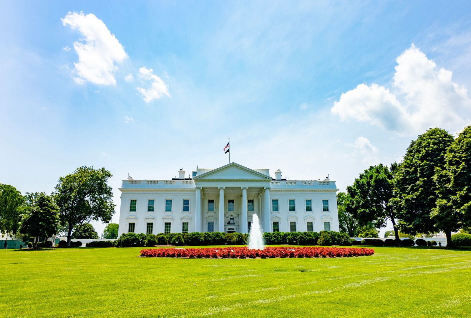 Trump Initiates Renovation Of White House Front Columns Trump Initiates Renovation Of White House Front Columns