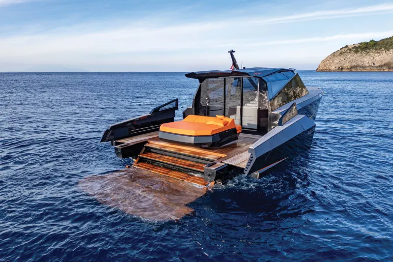 Evo R4 Icone: The Pinnacle Of Performance And Leisure On Water The Evo R4 Icone Turns Its Aft Deck Into A Swimming Terrace