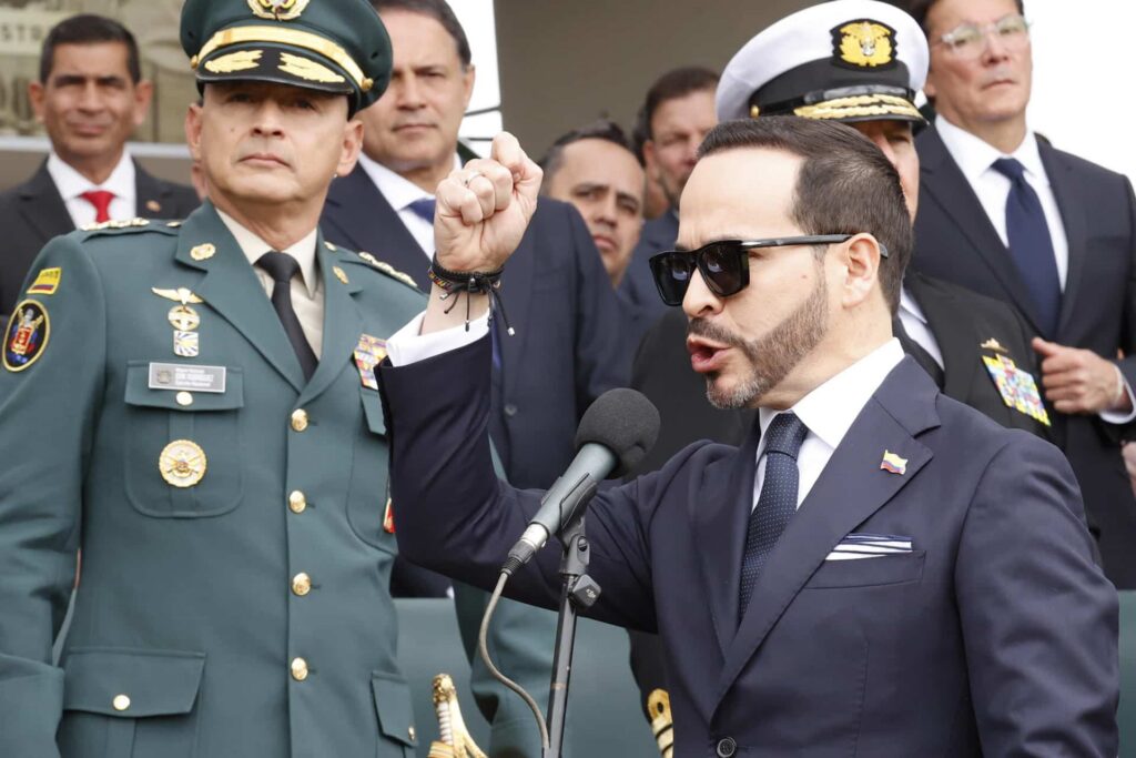 De la Espriella anunció fin de conversaciones de paz con grupos armados
