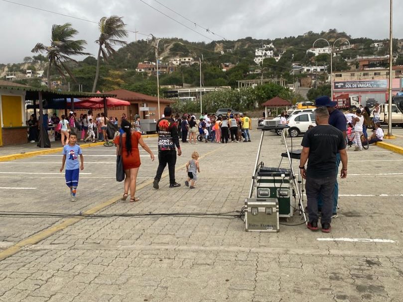 De Petare a La Guaira: cine y cuentos devuelven la infancia a niños en los refugios
