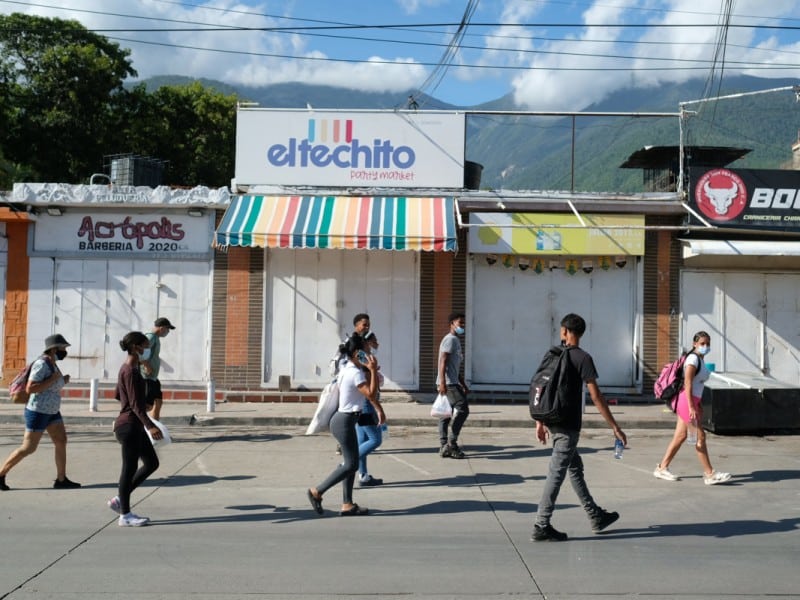 Doble terremoto pone en jaque 30.000 plazas de trabajo en Vargas