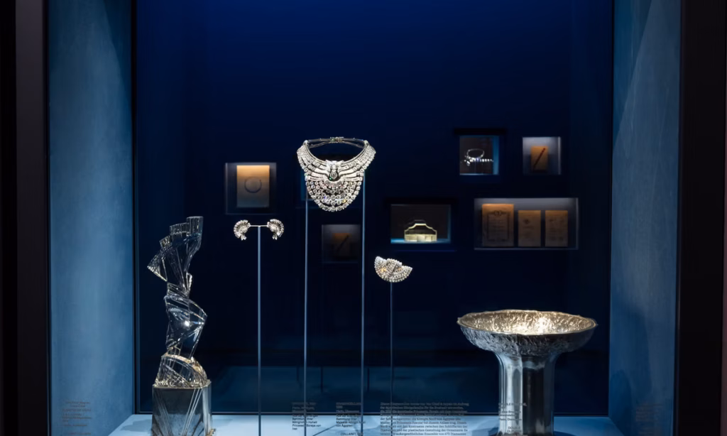 Egyptian queen’s 673-diamond necklace stolen from Vienna museum in brazen daytime heist