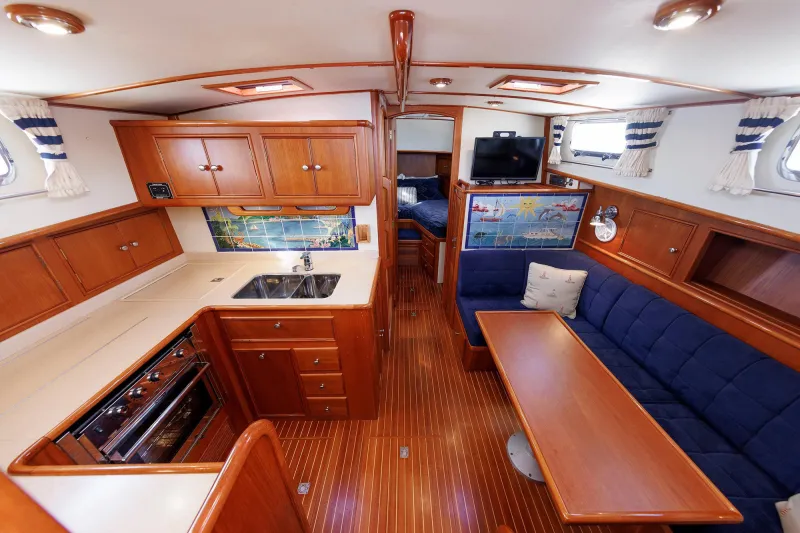 For Sale: Grand Banks 38 Eastbay HX