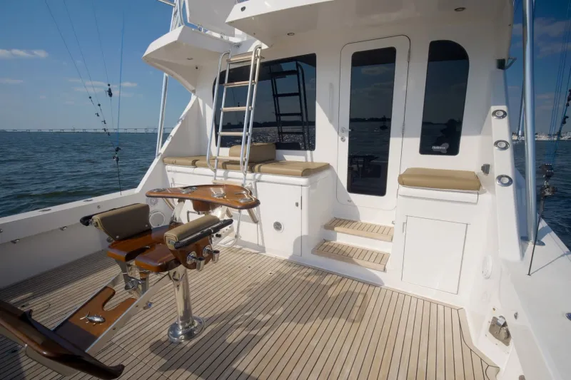 For Sale: Hatteras 60 Convertible