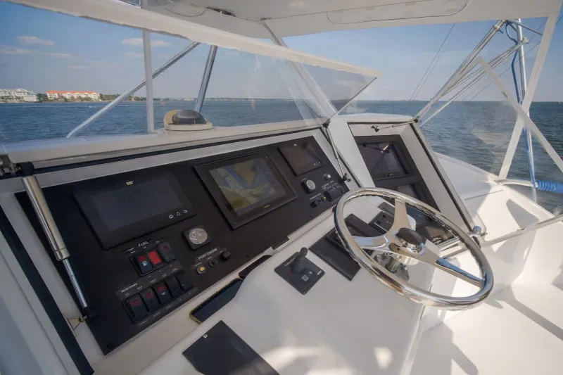 For Sale: Hatteras 60 Convertible