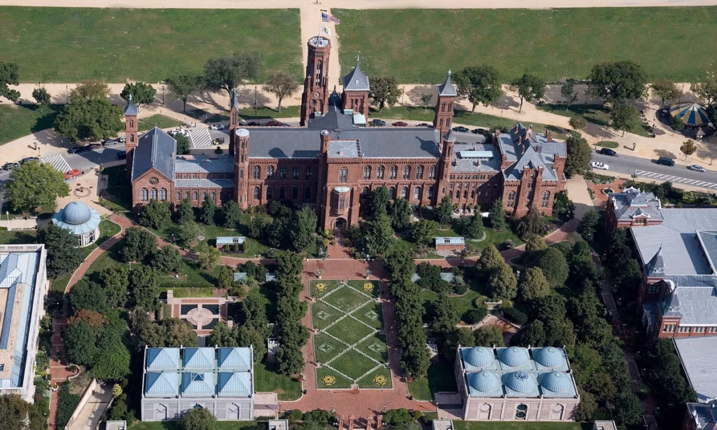Icom defends the Smithsonian amid Trump's attacks