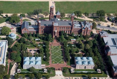 Icom defends the Smithsonian amid Trump's attacks