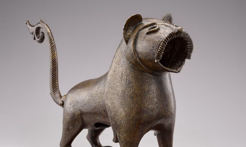 Louvre to lend Islamic art treasures to the Smithsonian