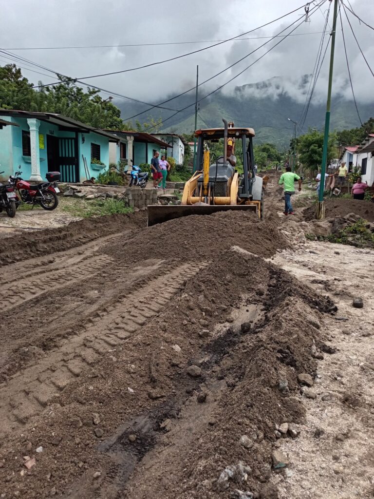 Terremoto y lluvias dejan intransitable el puente La Galletera en Yaracuy