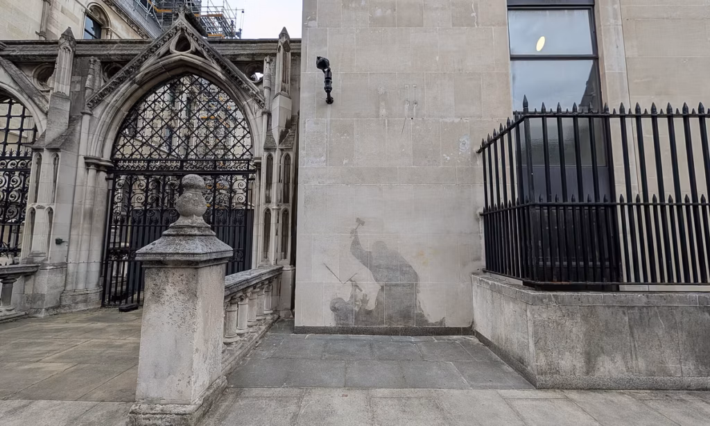 UK Ministry of Justice spent more than £85,000 removing Banksy mural from the Royal Courts of Justice