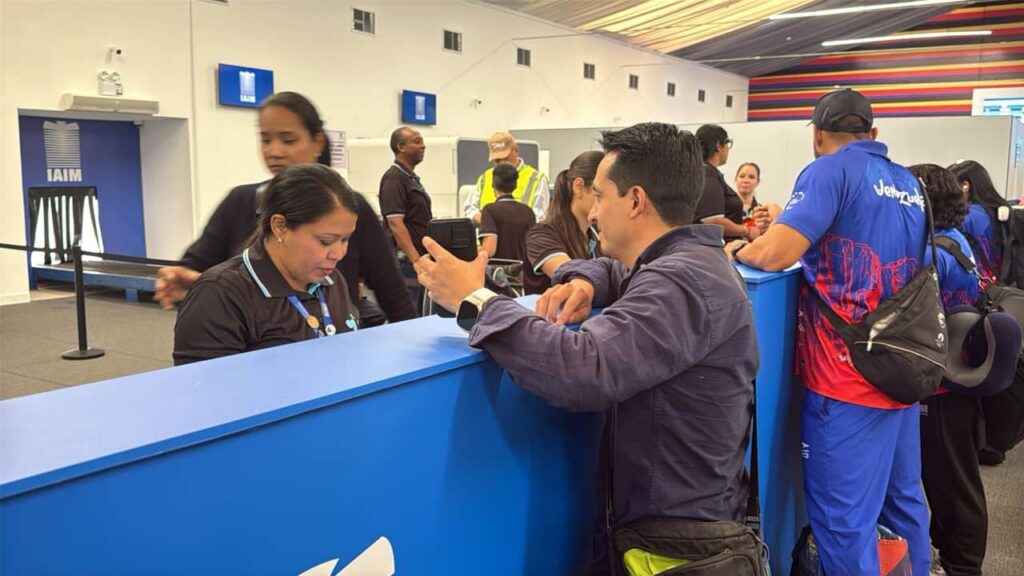 19 aerolíneas operan en terminales temporales de Maiquetía