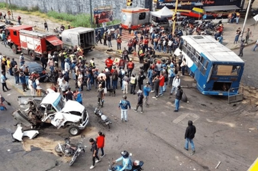 Aumenta a tres el número de fallecidos por accidente vial en La Yaguara