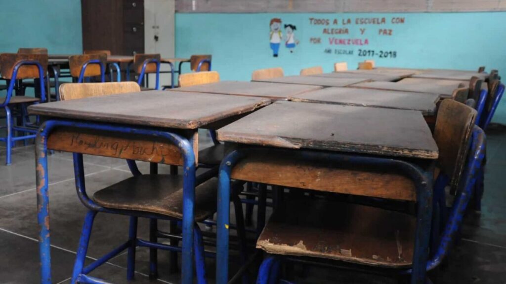 Gobierno regional dice que en Vargas están listas 239 escuelas para el nuevo año lectivo