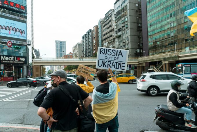 Trump Signs Sweeping Russia Sanctions Bill into Law
