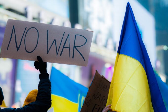 U.S. and Iran Officials Meet in New York to Discuss Ending the War