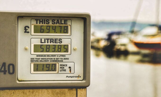 Brent Crude Prices Surge Above $105 Amid Escalating U.S.-Iran Tensions