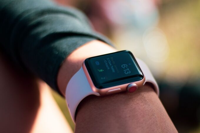 Apple Develops New Fitness Tracker to Compete with Whoop