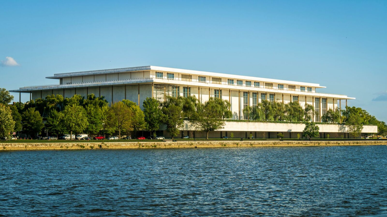 Trump Threatens to Demolish Kennedy Center Amid Ongoing Legal Dispute