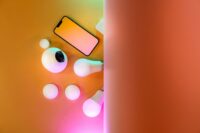 Apple Identifies iPhone as Its Ideal AI Device, Signaling Strategic Shift
