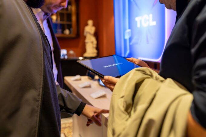 du Unveils iPhone 18 Pro at Exclusive VIP Showcase in Dubai