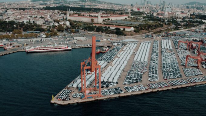 EU Urges China to Limit Hybrid Car Exports Amid Trade Tensions