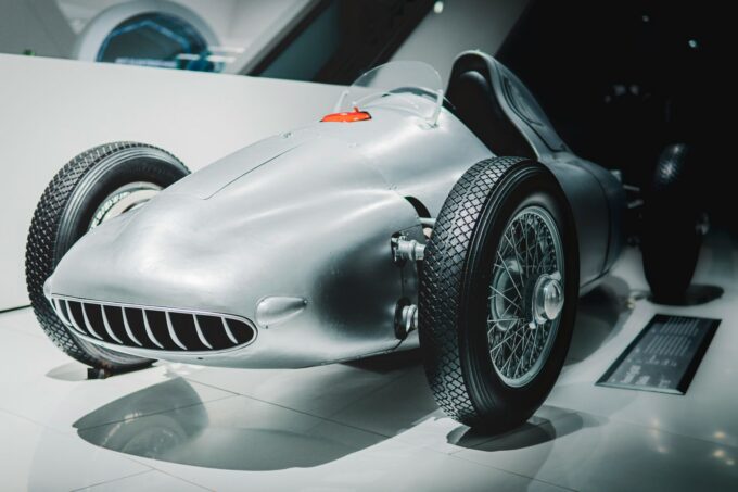 Porsche Issues Profit Warning, Signaling Decline and Impact on Volkswagen