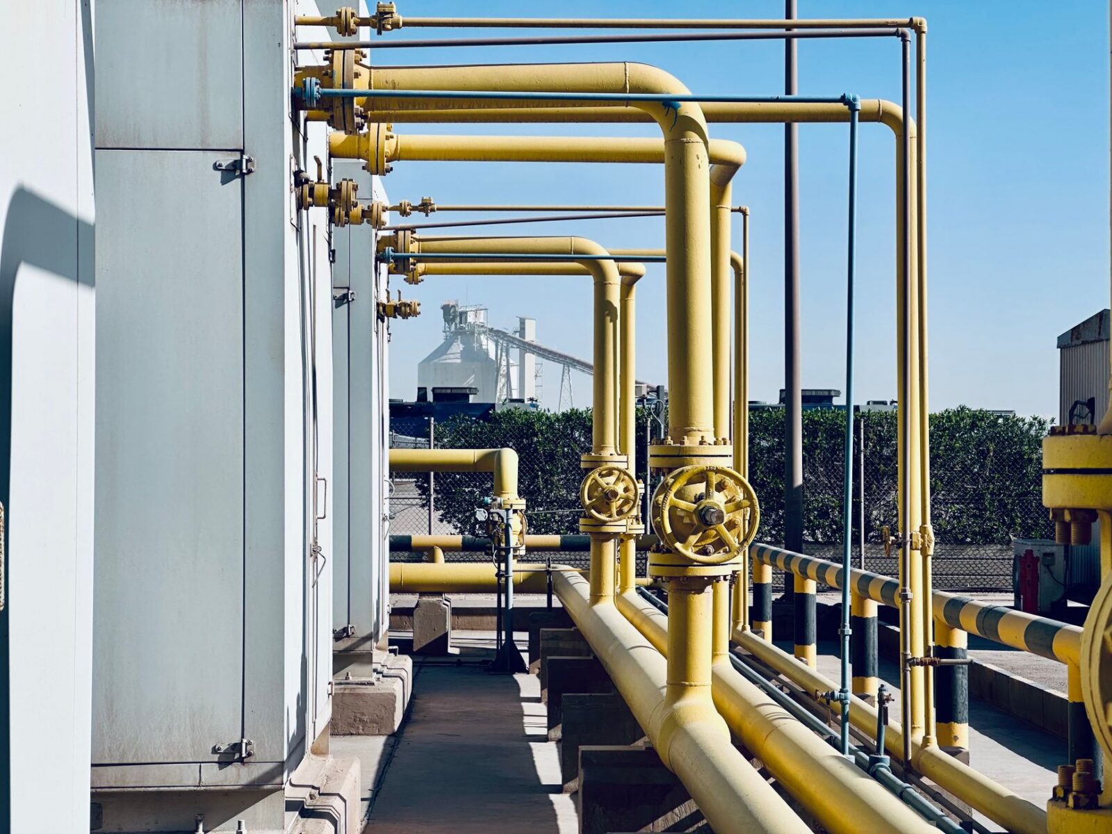 Saudi Arabia Restarts East-West Oil Pipeline Amid Global Energy Concerns