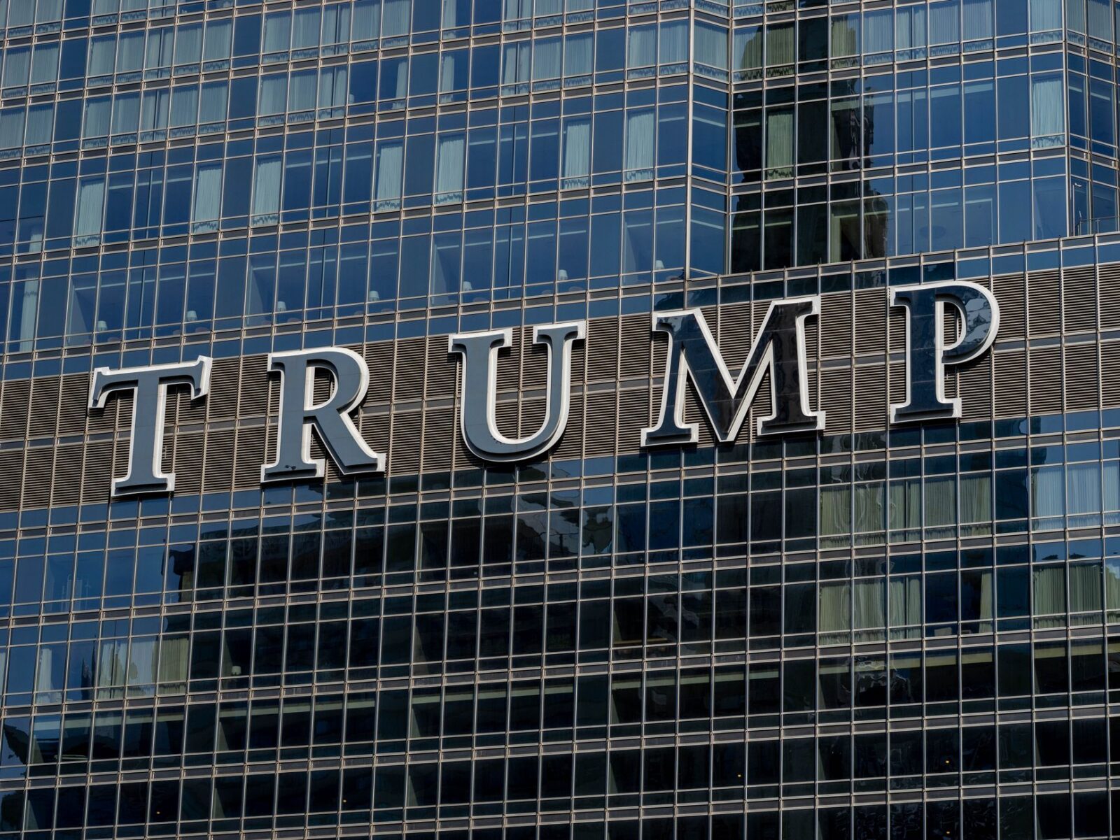 Major News Organizations Sue Trump Over Denied White House Access