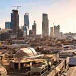Houthis Claim Attacks on Riyadh, Triggering Stock Market Declines in Saudi Arabia and Qatar