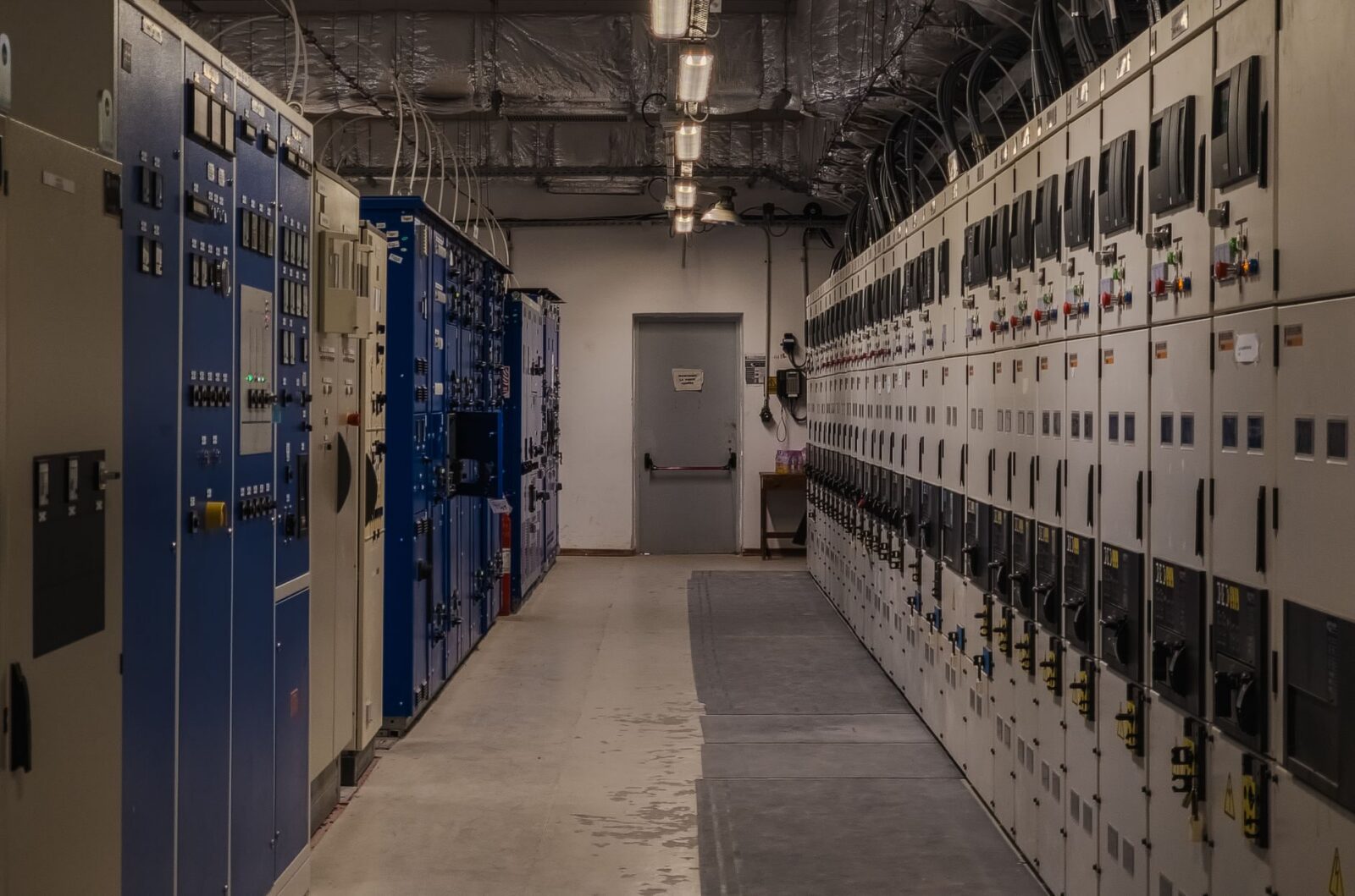 Senate Bill to Curb AI Data Center Utility Costs Faces Legislative Hurdles