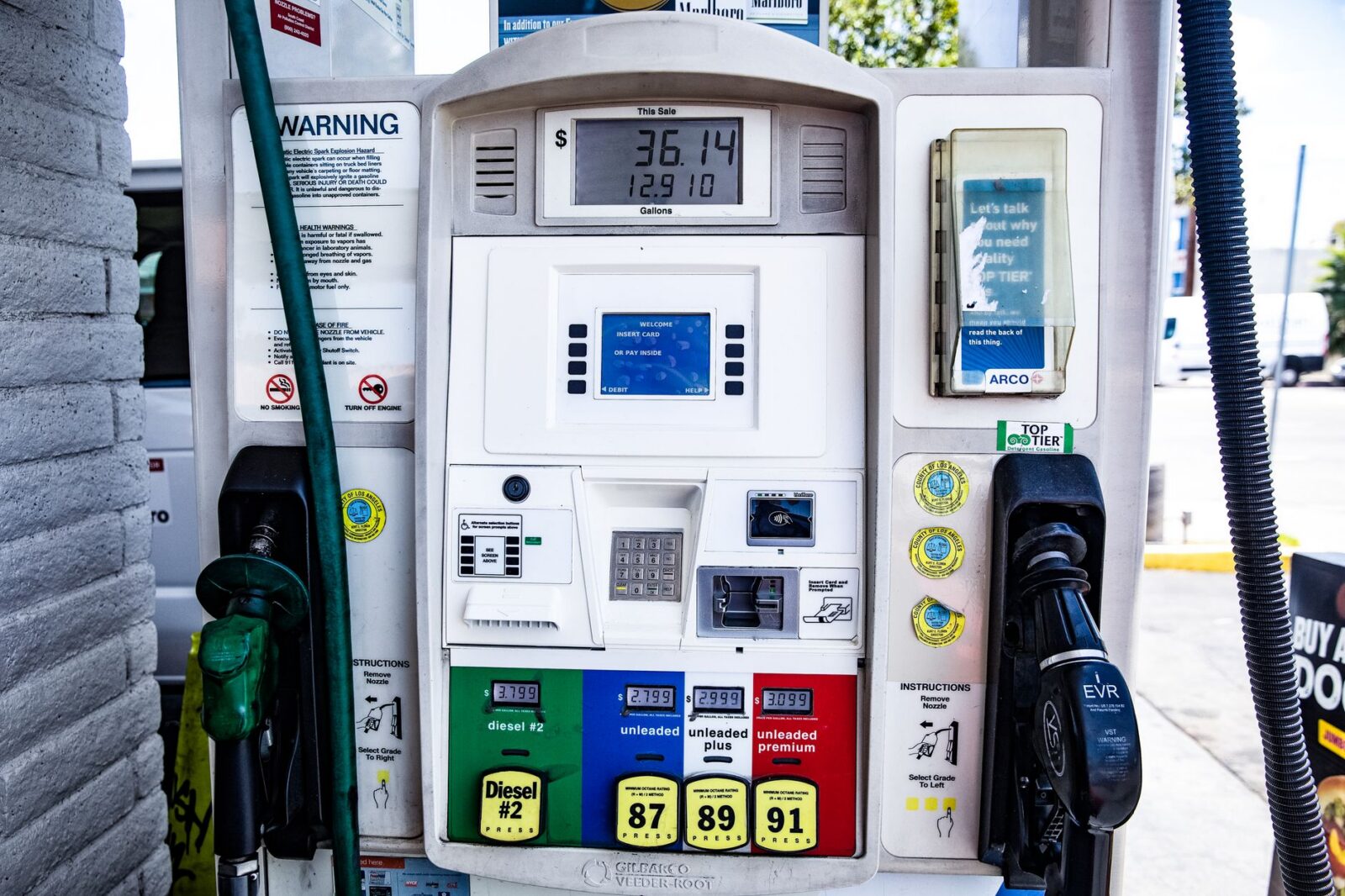 Trump Meets Venezuela's Rodriguez, Supports Diesel Export Ban