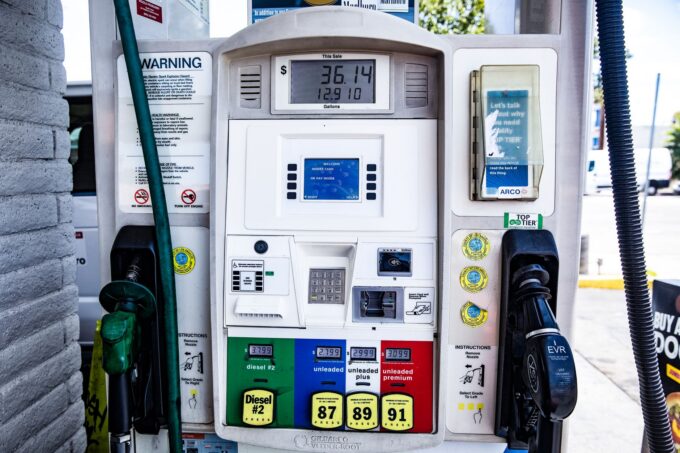 Trump Meets Venezuela's Rodriguez, Supports Diesel Export Ban